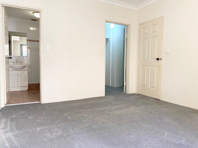 11/18-22 West Street HURSTVILLE 5