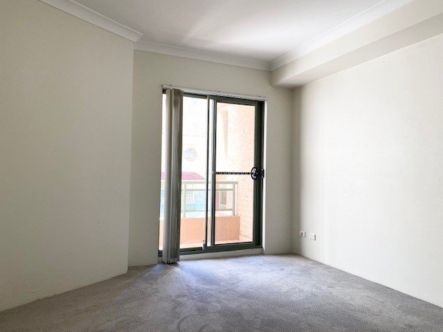 11/18-22 West Street HURSTVILLE 6