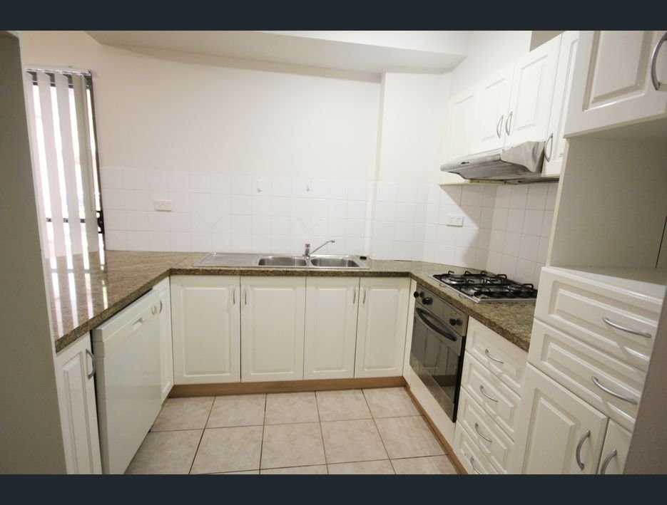 11/18-22 West Street HURSTVILLE 2