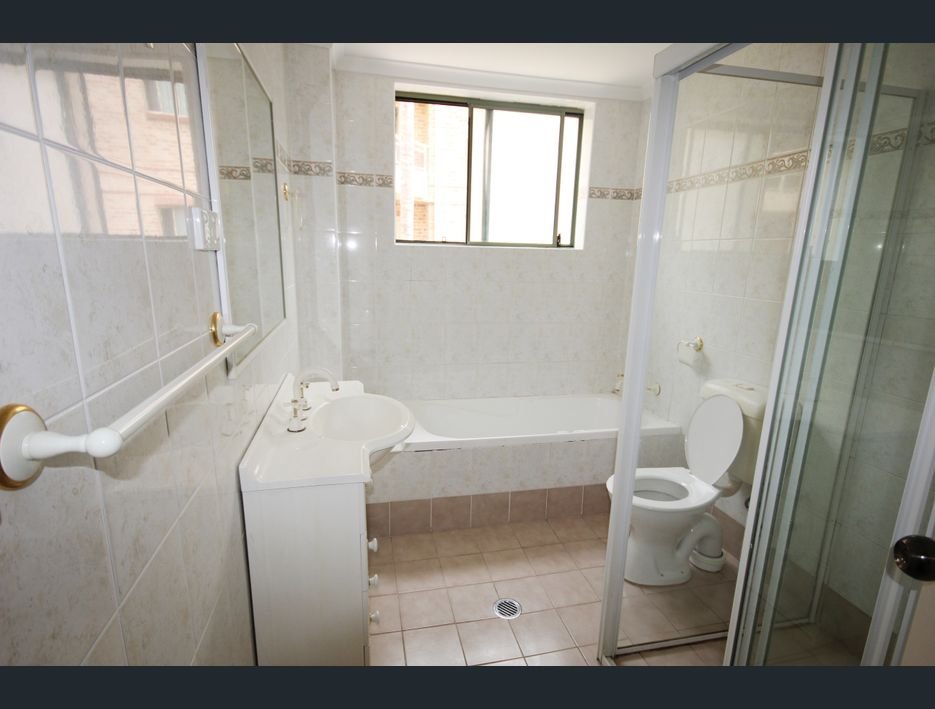 11/18-22 West Street HURSTVILLE 3