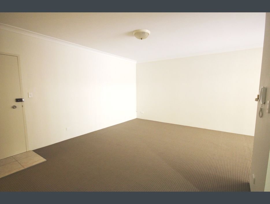 11/18-22 West Street HURSTVILLE 6