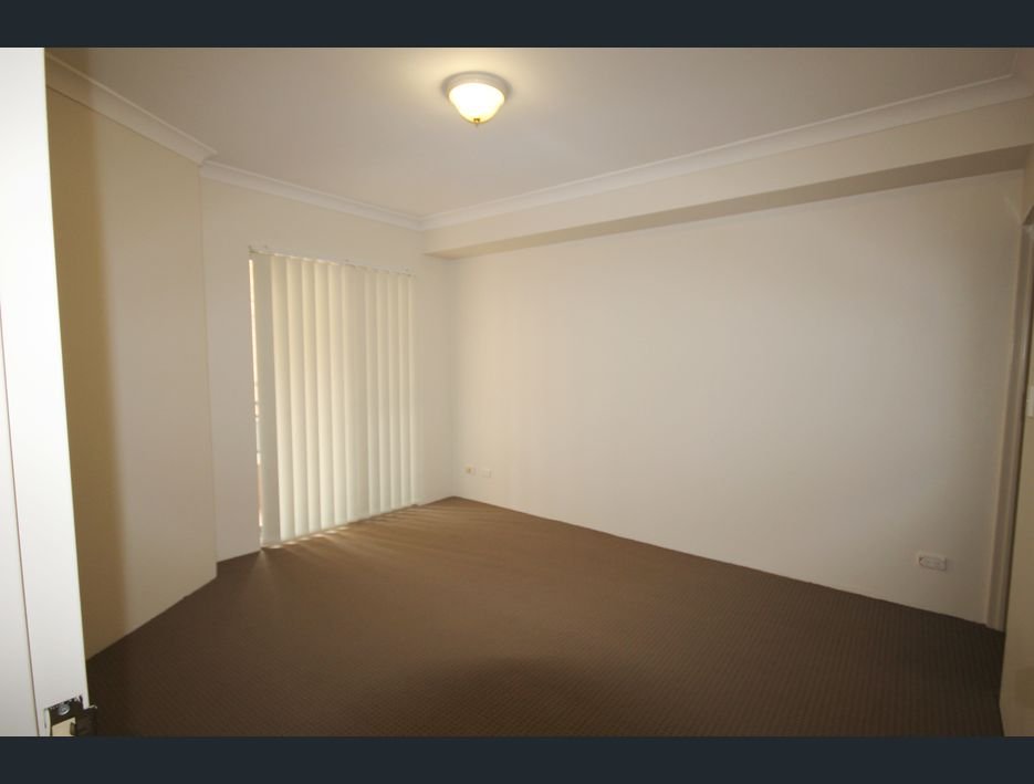 11/18-22 West Street HURSTVILLE 8
