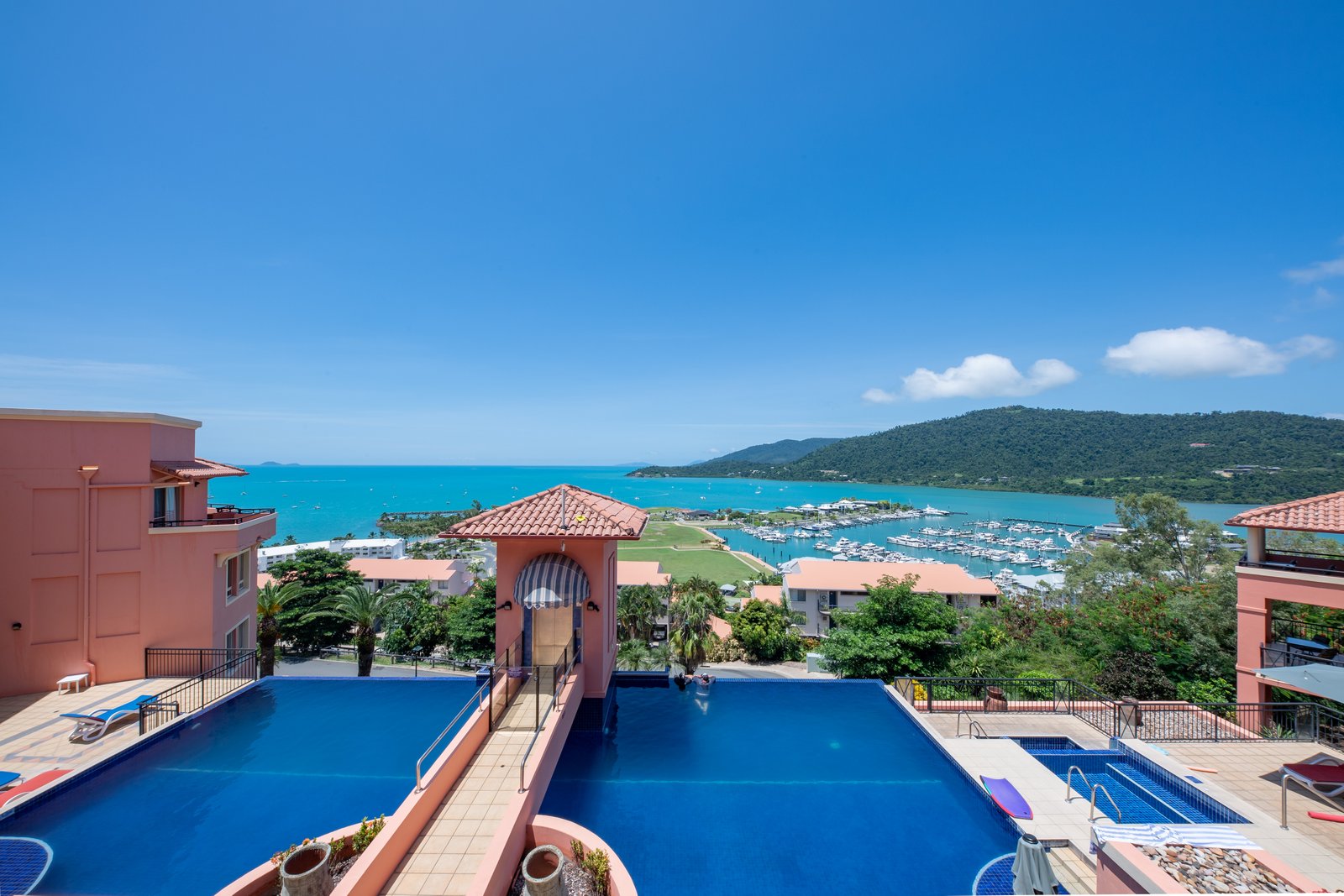 11/18 Golden Orchid Drive AIRLIE BEACH 1