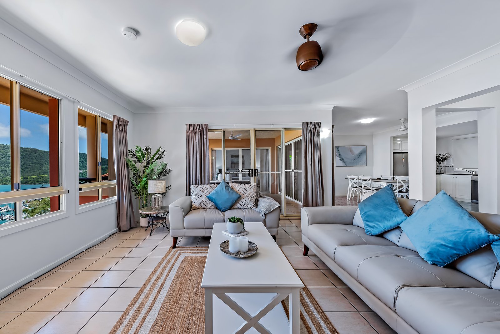 11/18 Golden Orchid Drive AIRLIE BEACH 4