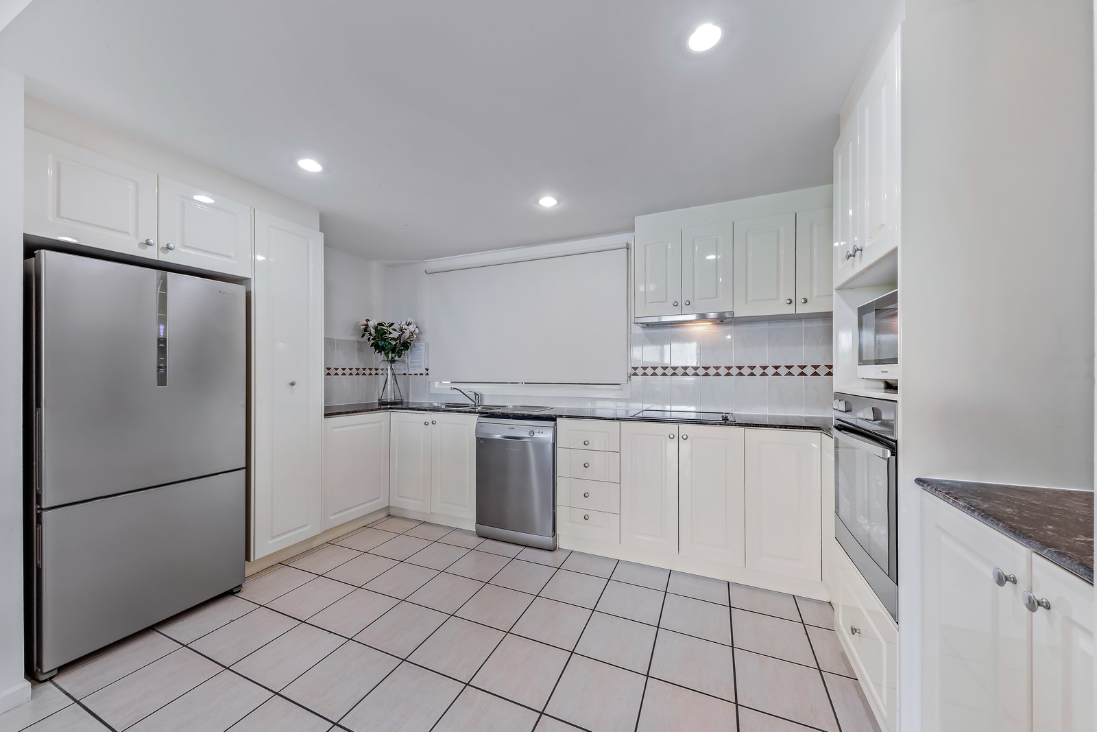 11/18 Golden Orchid Drive AIRLIE BEACH 8