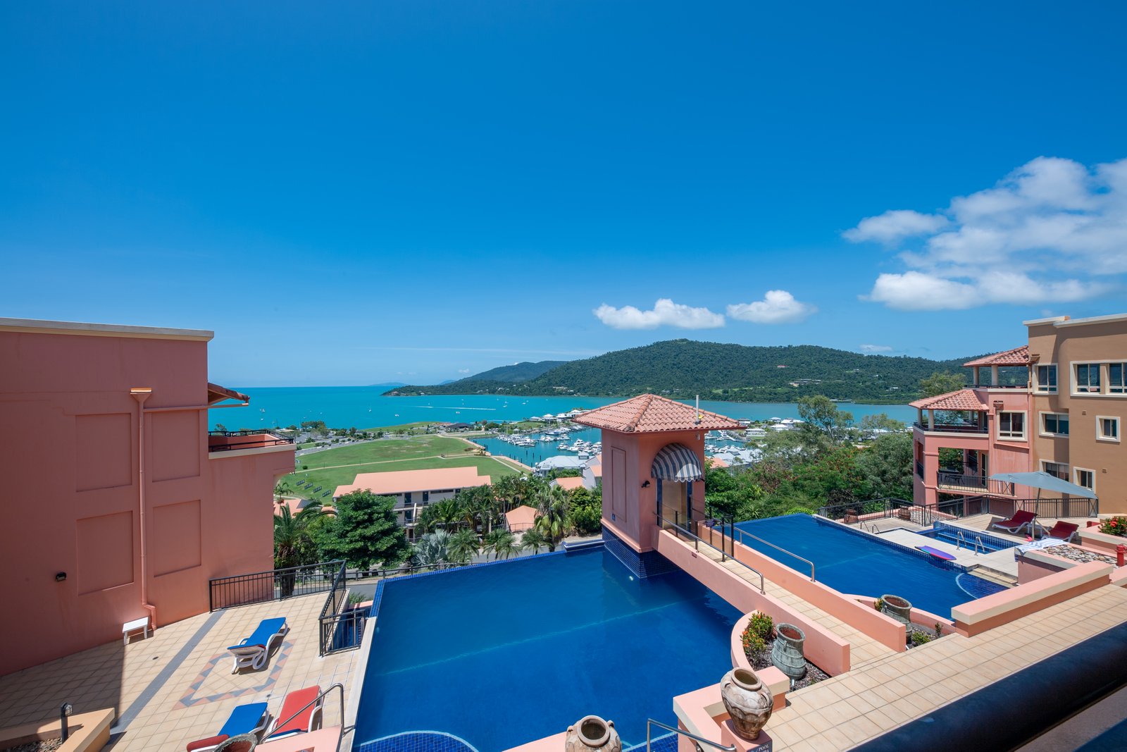 11/18 Golden Orchid Drive AIRLIE BEACH 10