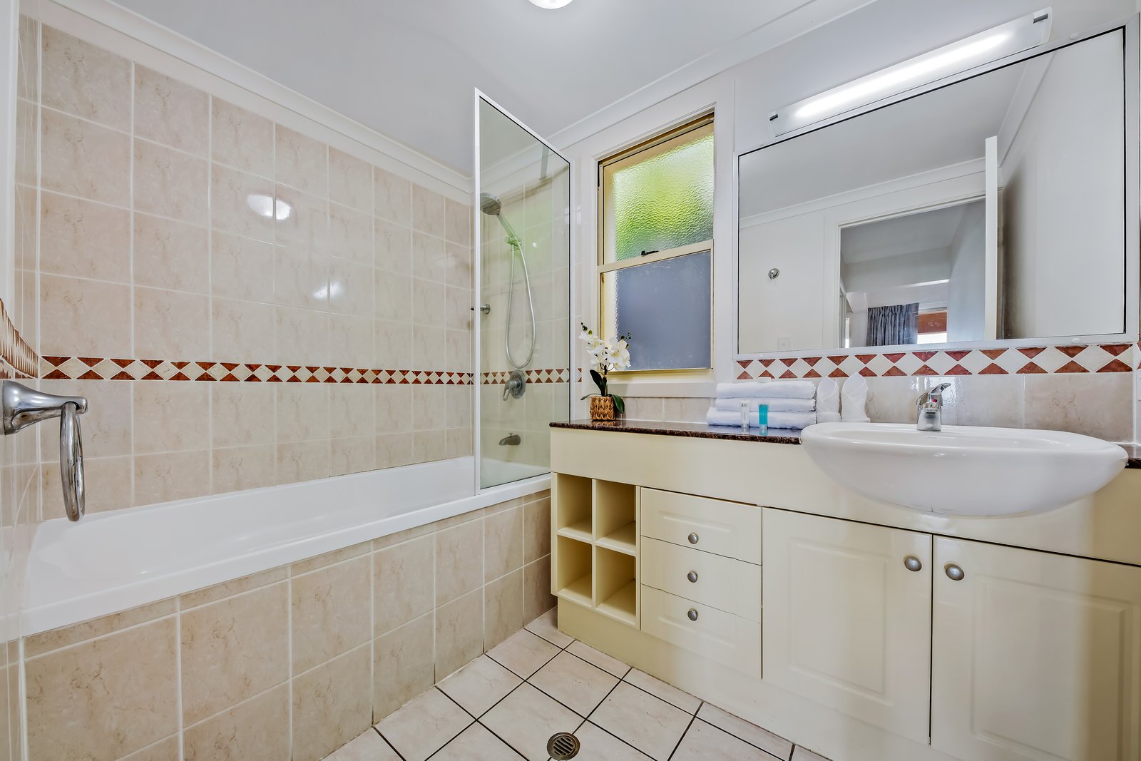 11/18 Golden Orchid Drive AIRLIE BEACH 17