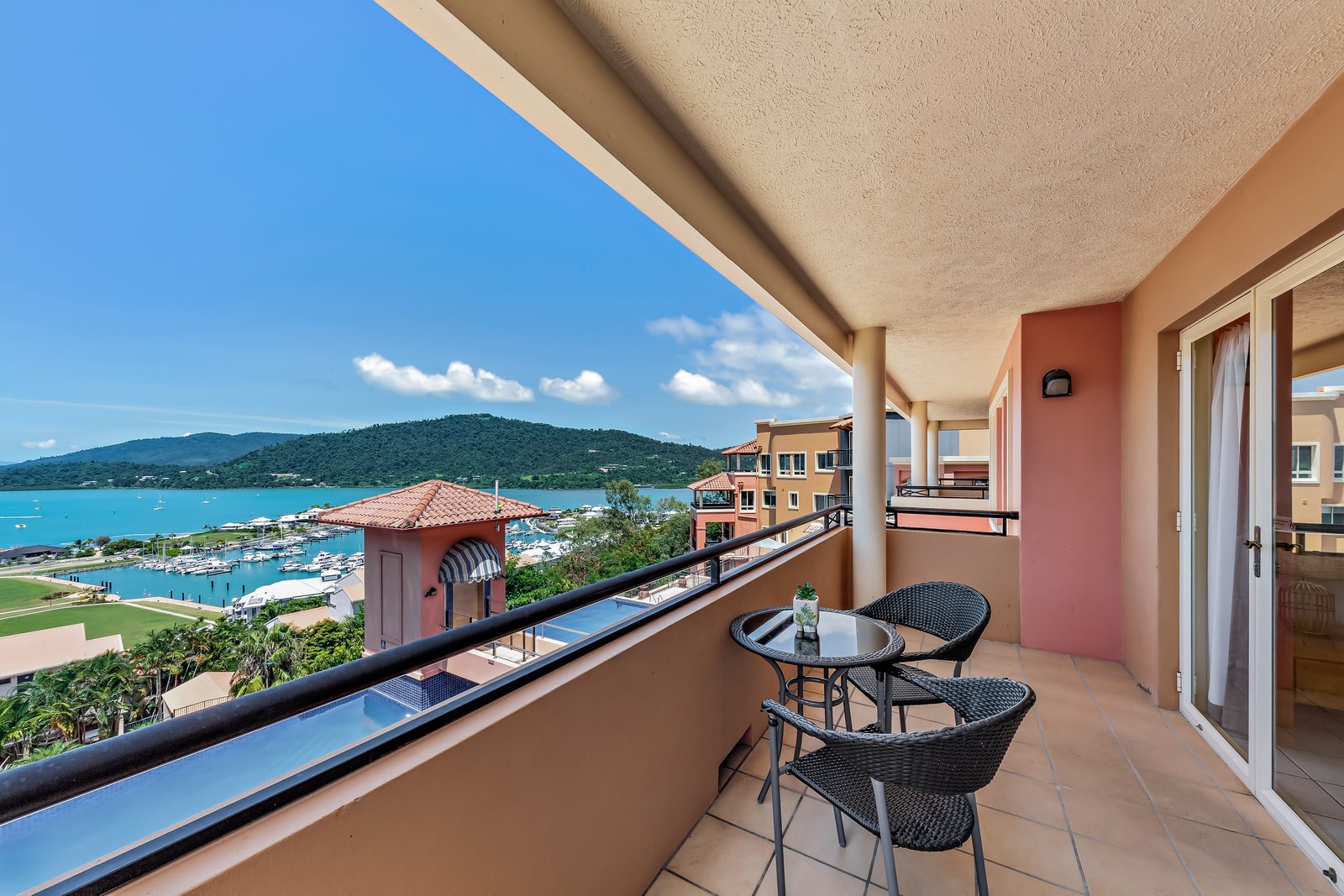 11/18 Golden Orchid Drive AIRLIE BEACH 25