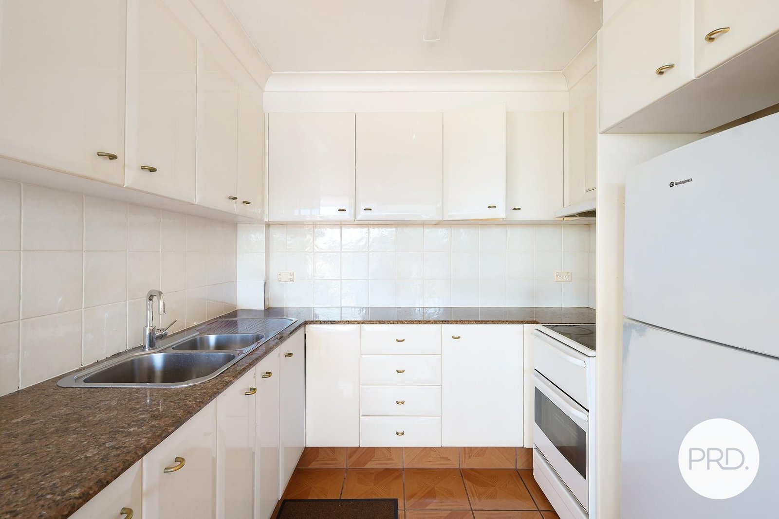 11/18 Queen Street SOUTHPORT 2