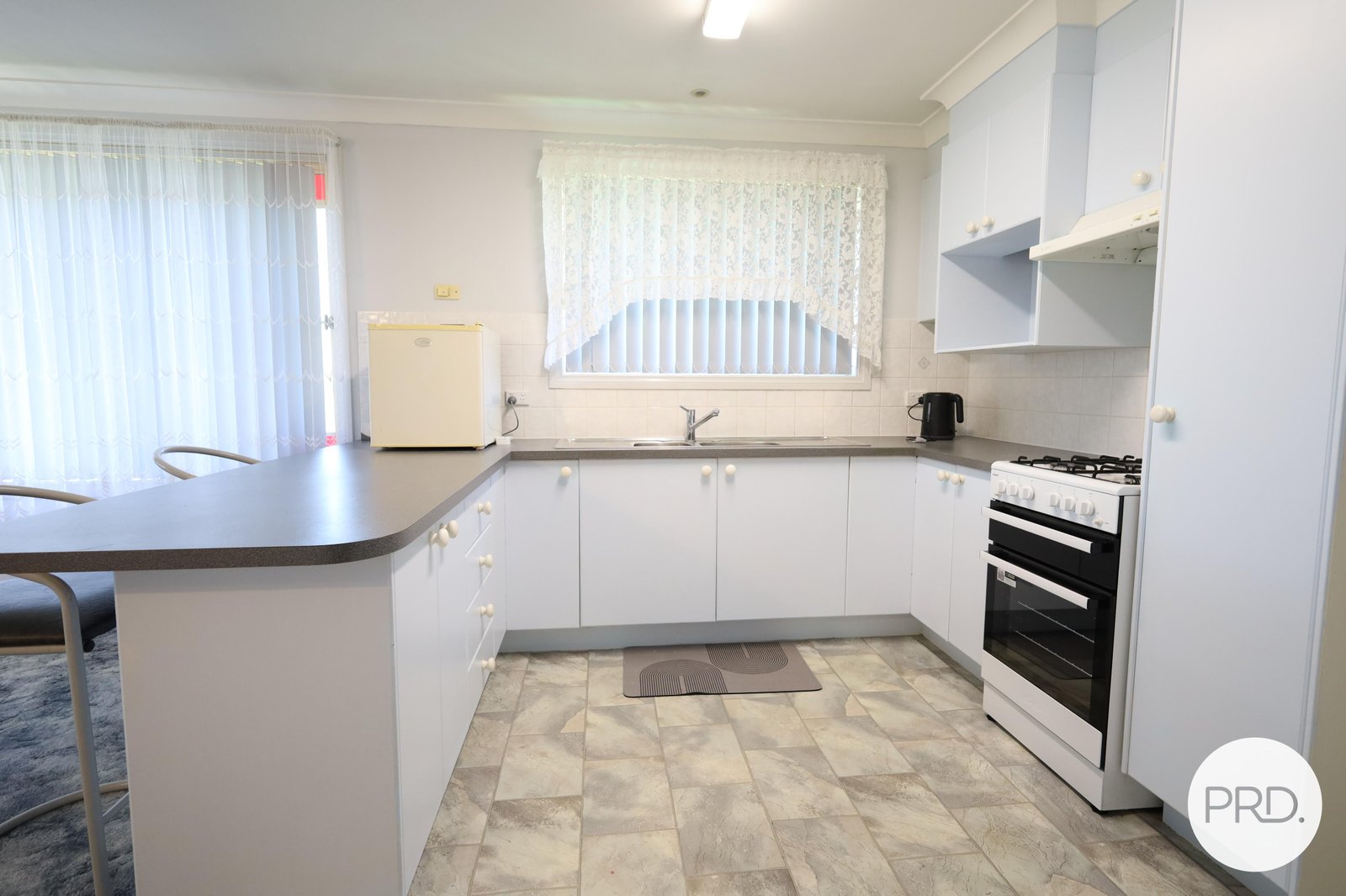 1/118 Sampson Street ORANGE 2