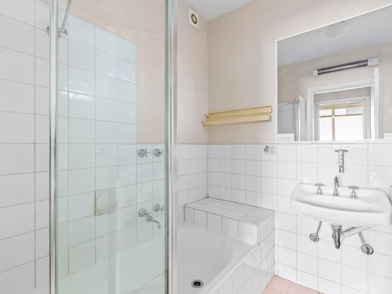 Real Estate and Property in 11/180 Barkly Street, St Kilda, VIC