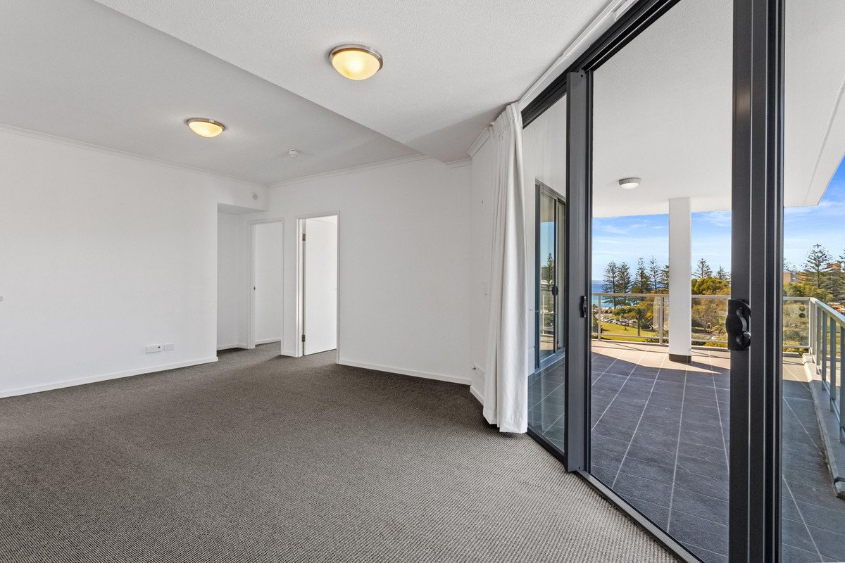 1118/1 Ocean Street BURLEIGH HEADS 1