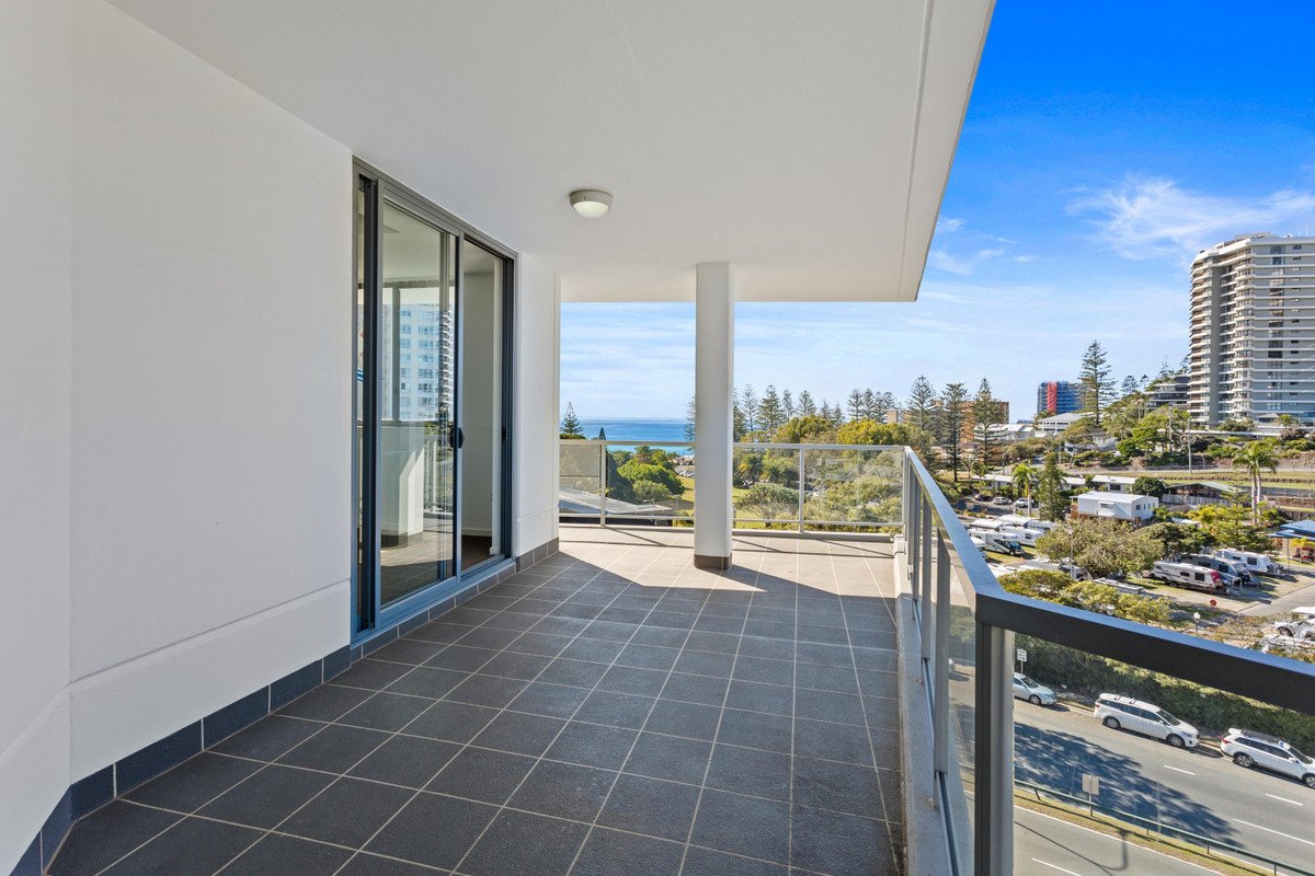 1118/1 Ocean Street BURLEIGH HEADS 3