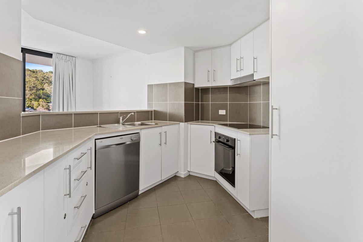 1118/1 Ocean Street BURLEIGH HEADS 4