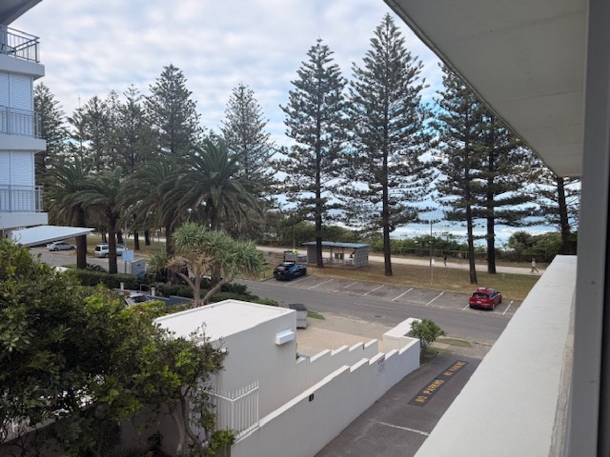 11/182 The Esplanade Burleigh Heads 8