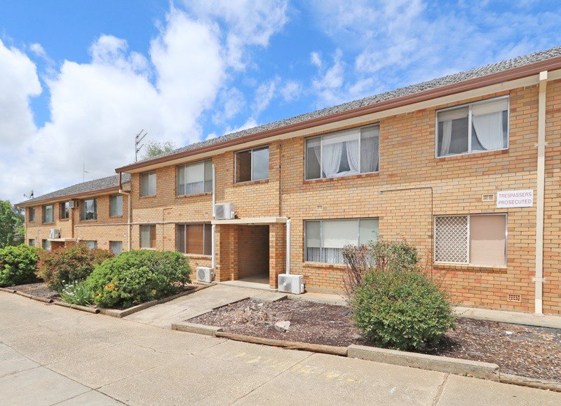 11/189 Lake Albert Road KOORINGAL 1
