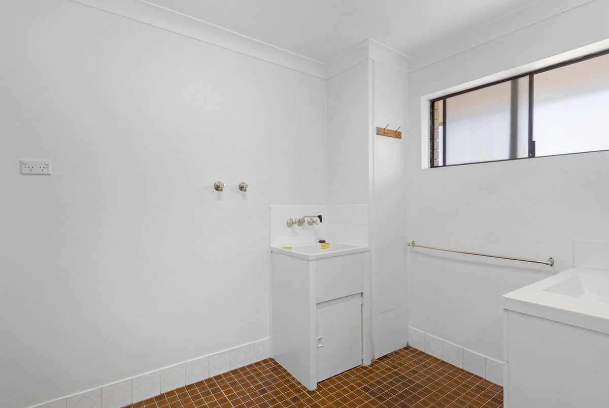 11/1931 Gold Coast Highway Burleigh Heads 10