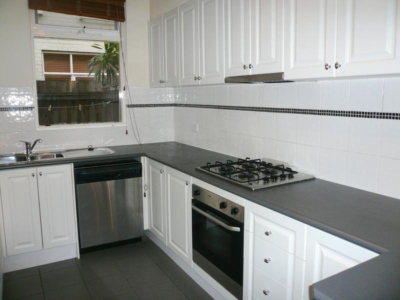 Gallery: 1/11A Pine Avenue