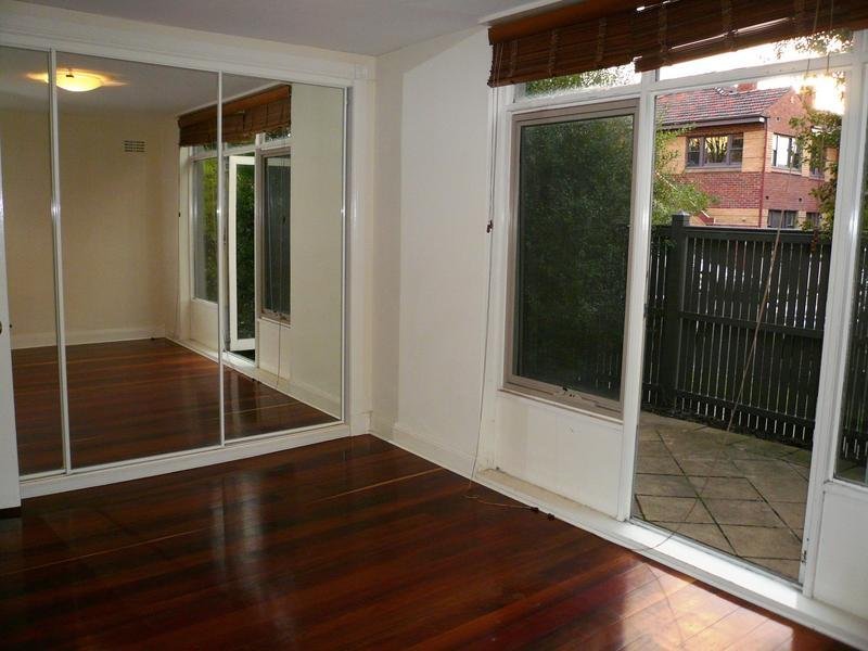 Gallery: 1/11A Pine Avenue