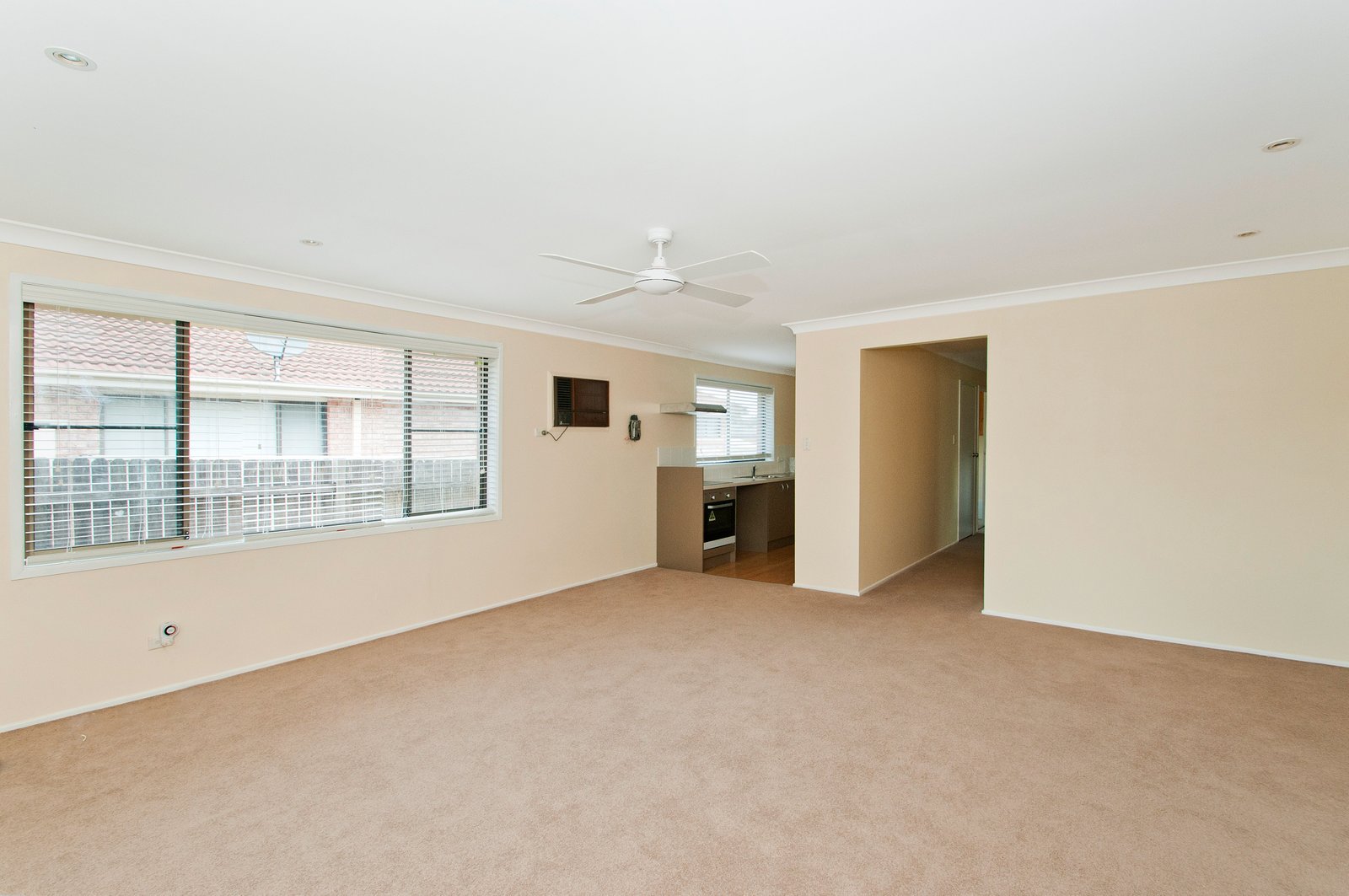 11/2-10 Compton St  DAPTO 2