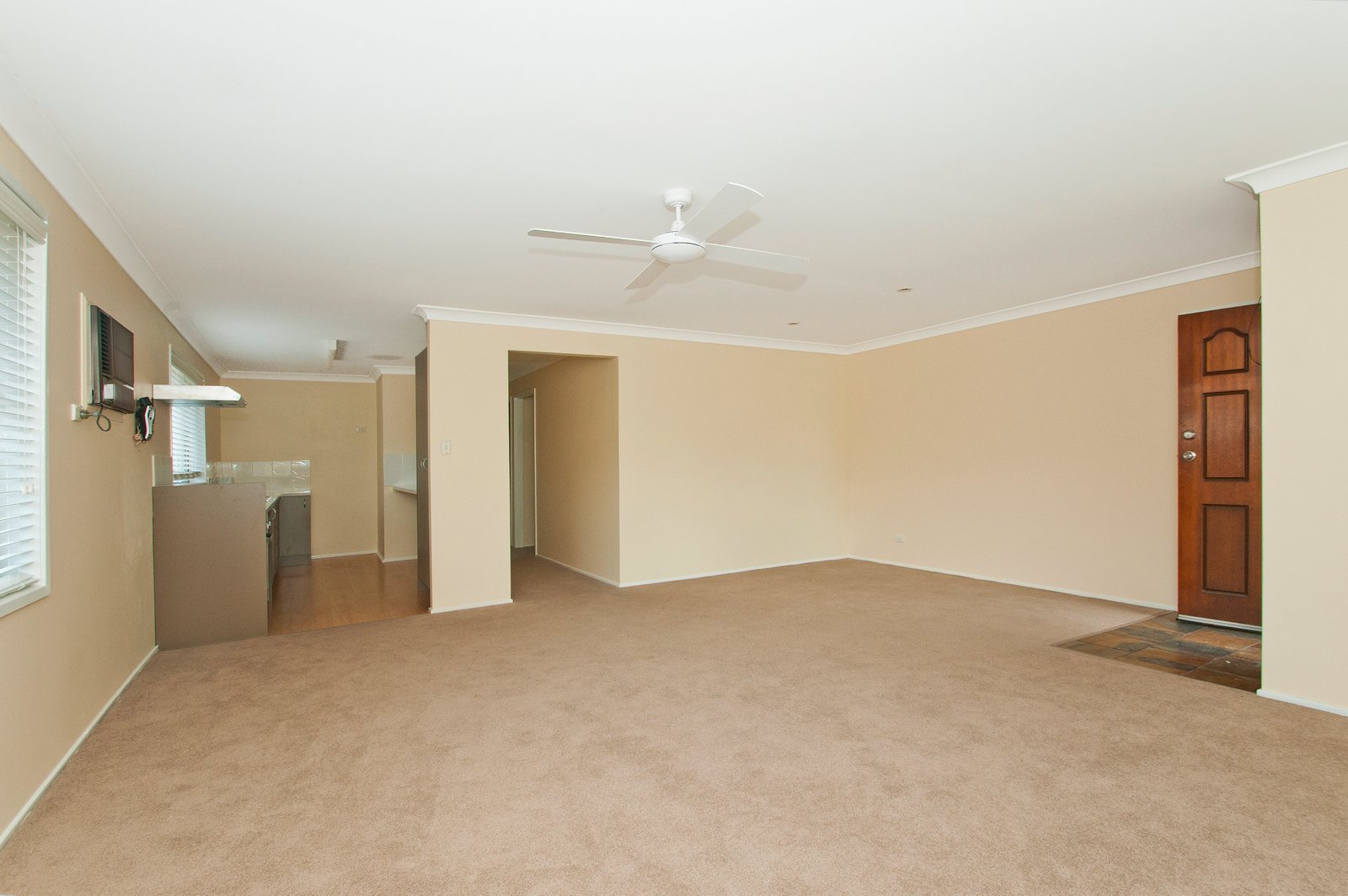 11/2-10 Compton St  DAPTO 3
