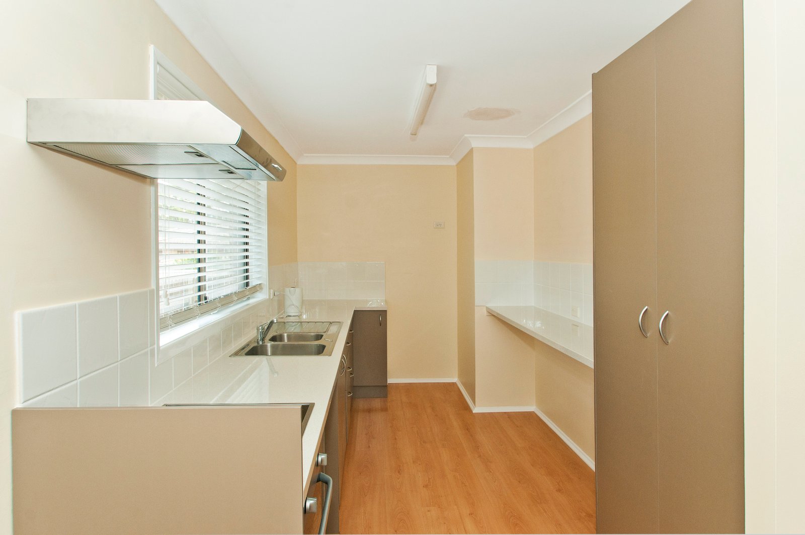 11/2-10 Compton St  DAPTO 4