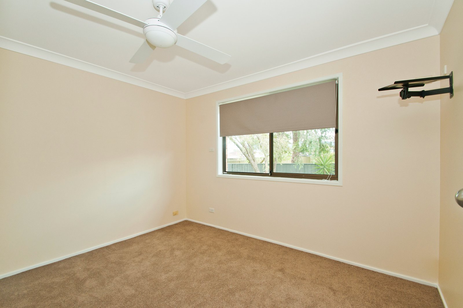 11/2-10 Compton St  DAPTO 8