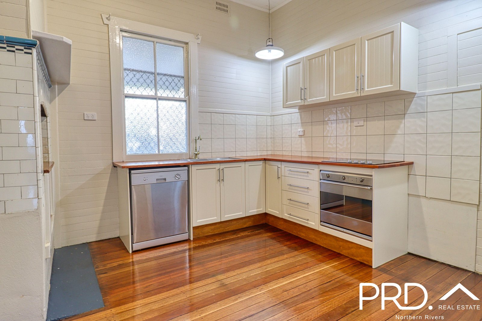 1/12-14 River Street CASINO 4