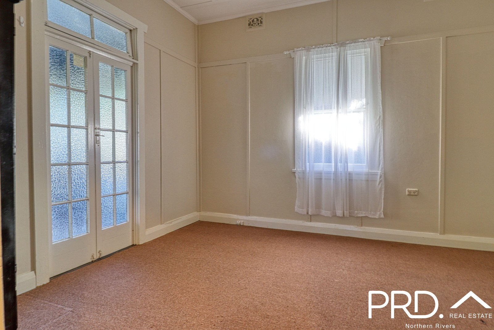 1/12-14 River Street CASINO 8