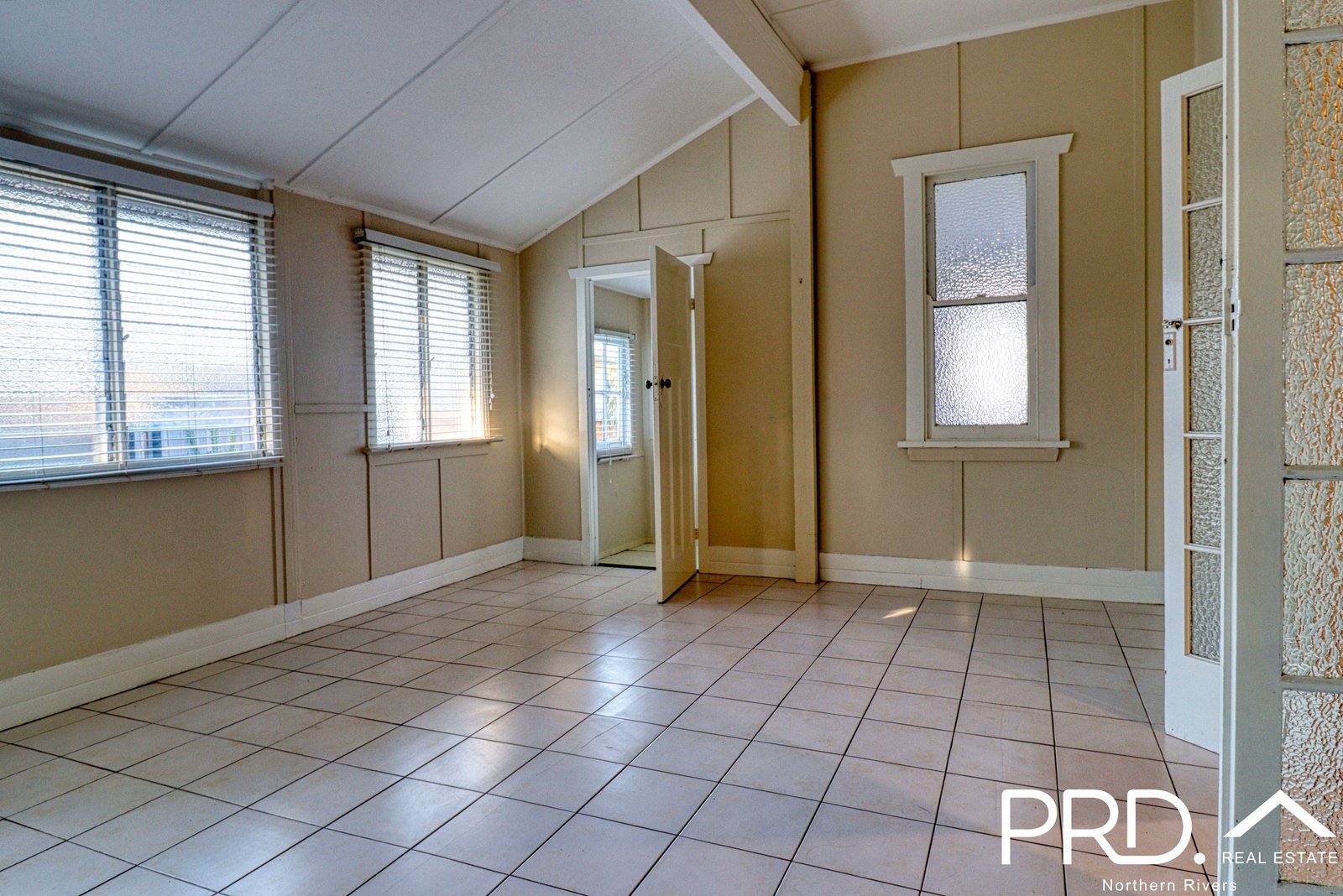 1/12-14 River Street CASINO 11