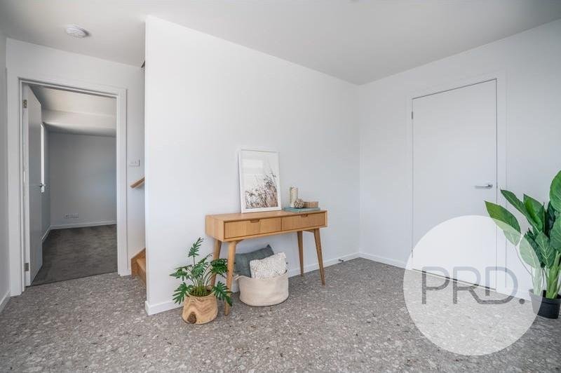 1/12 Auburn Road KINGSTON BEACH 2