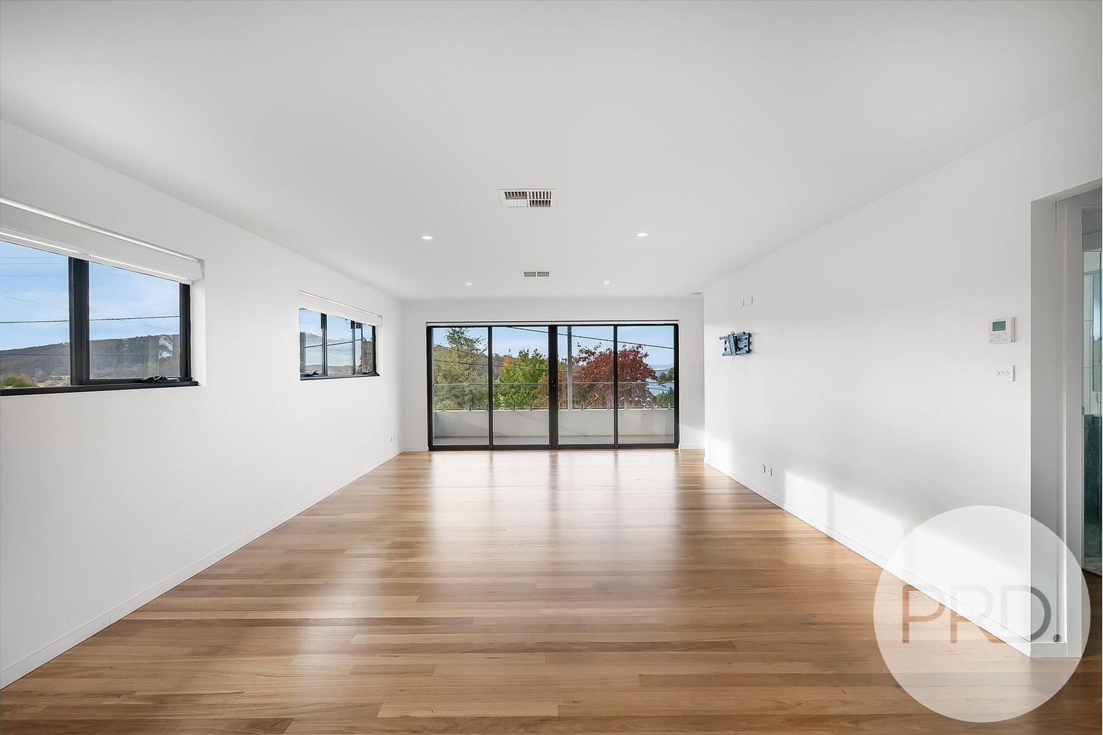 1/12 Auburn Road KINGSTON BEACH 8