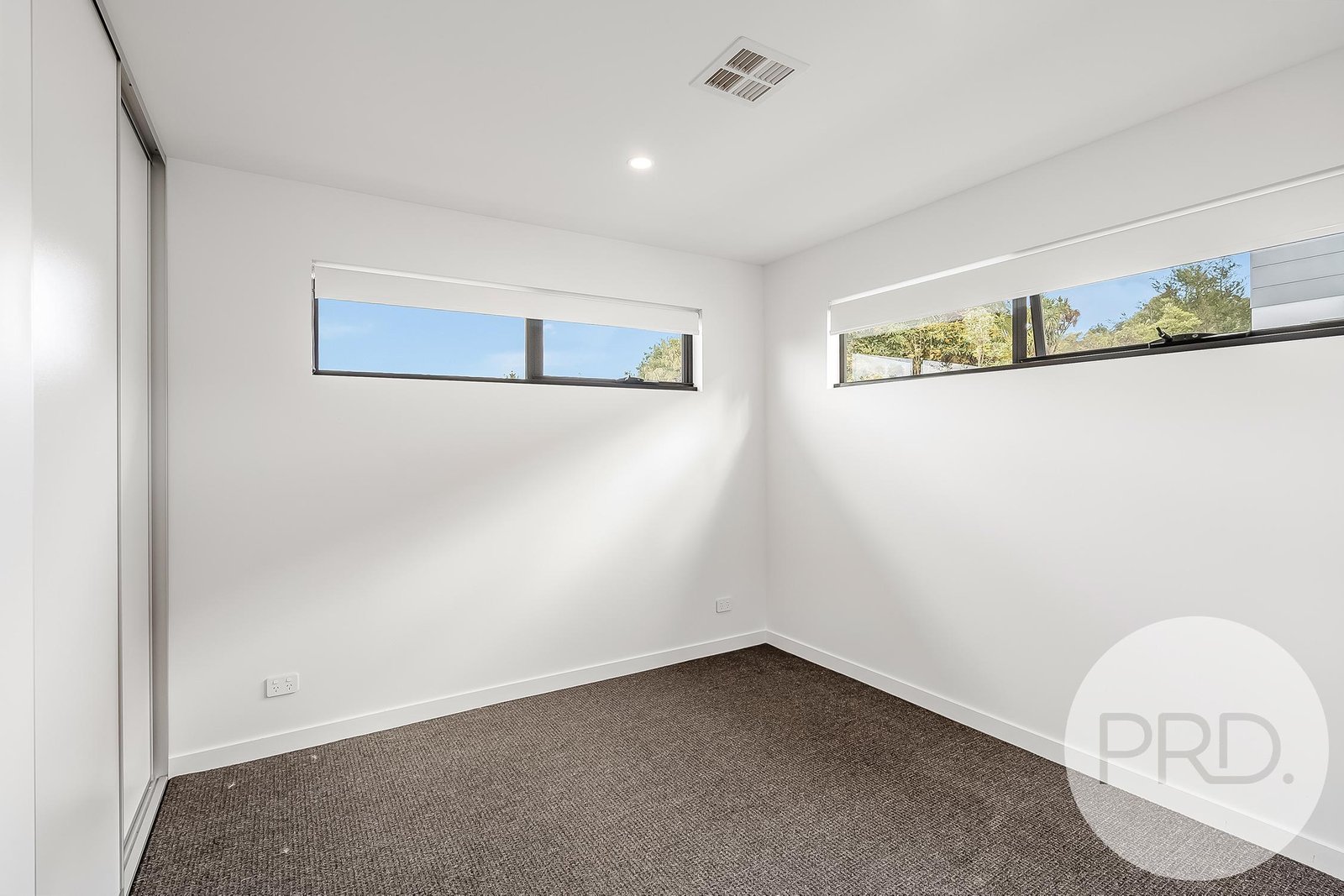 1/12 Auburn Road KINGSTON BEACH 12