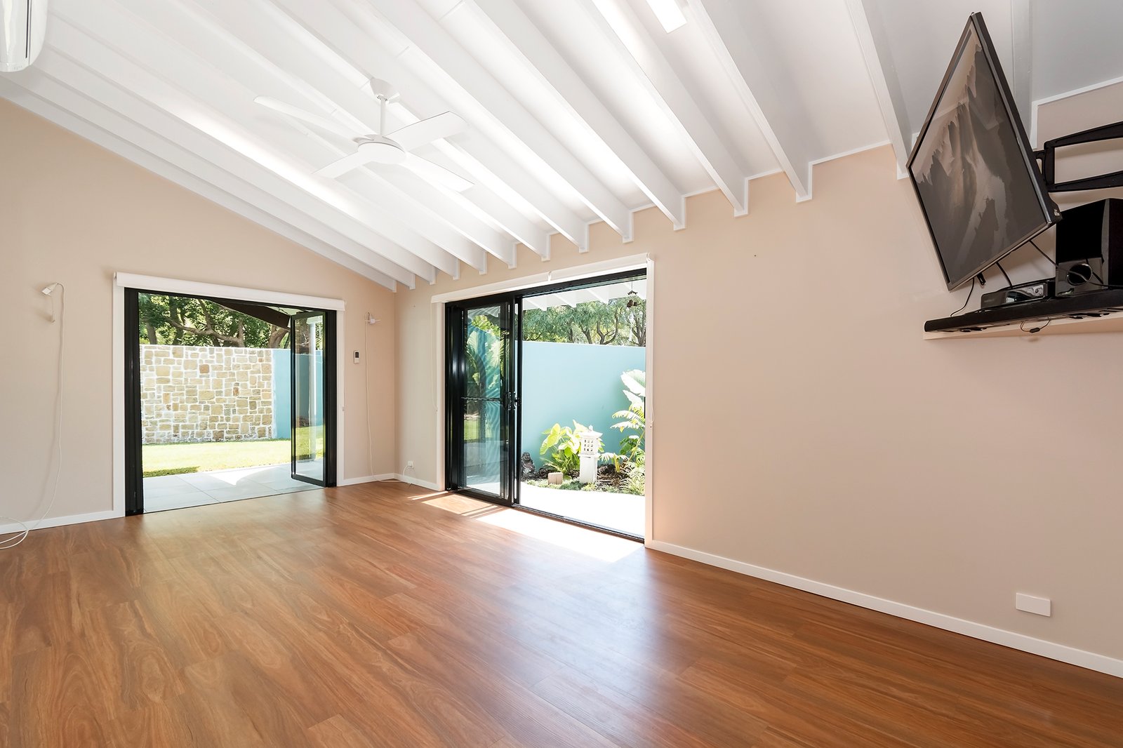 112 Bardon Avenue MIAMI 4