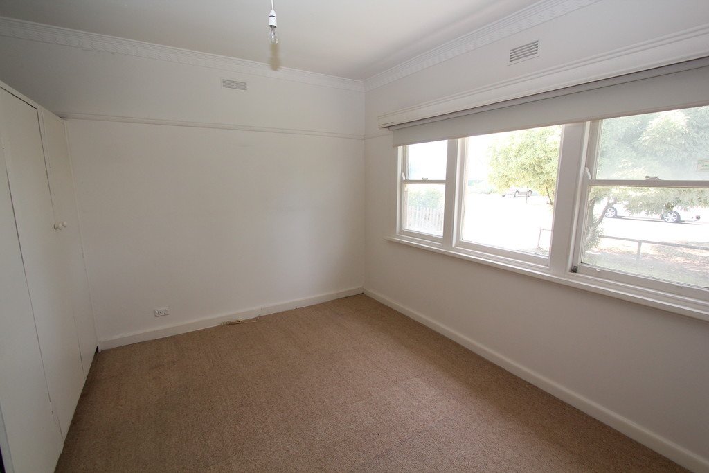 112 Beverin Street SEBASTOPOL 5