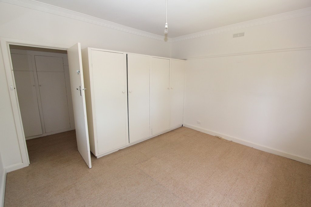 112 Beverin Street SEBASTOPOL 6