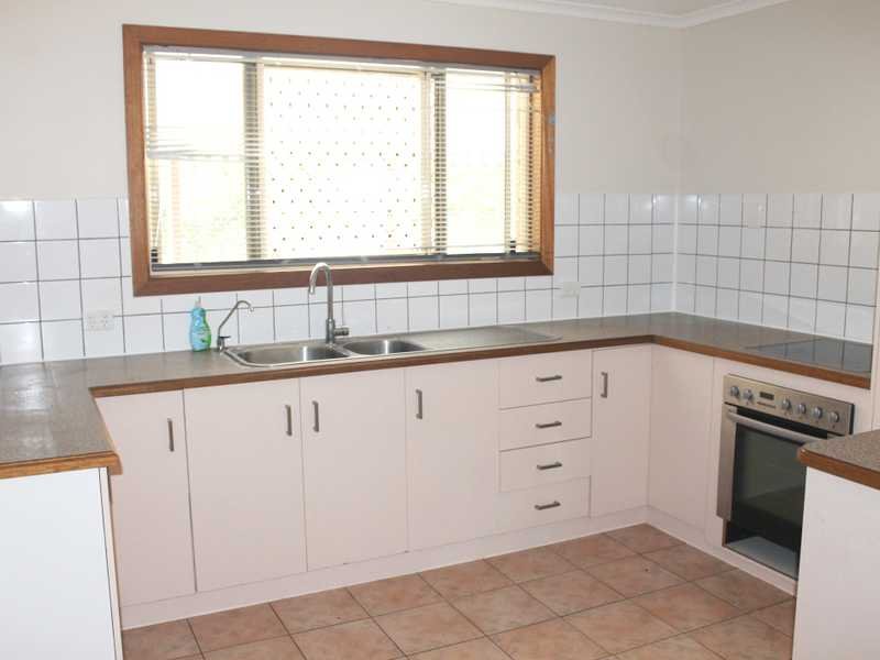 1/12 Chapple Court BOYNE ISLAND 2