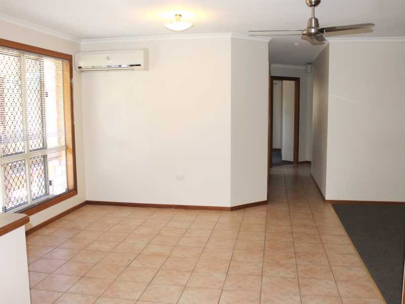 1/12 Chapple Court BOYNE ISLAND 3