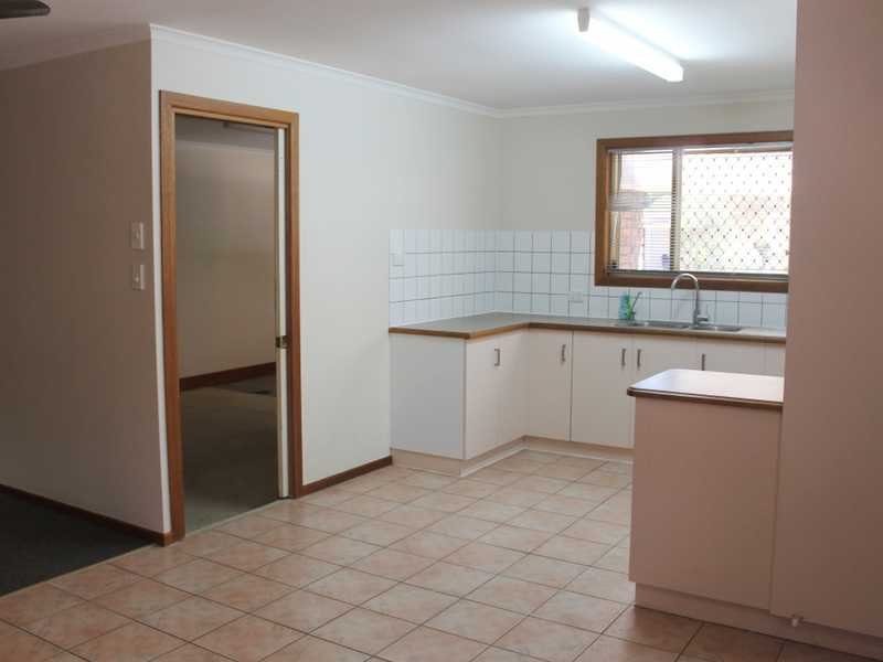 1/12 Chapple Court BOYNE ISLAND 9