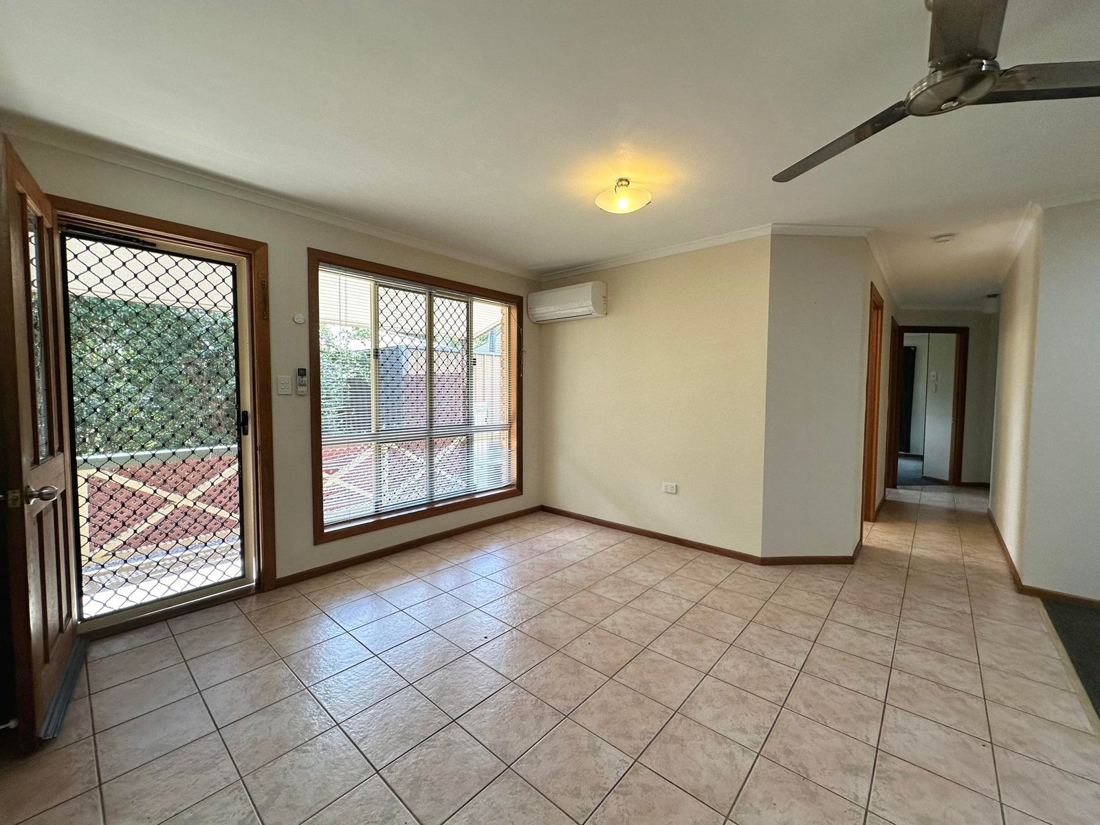 1/12 Chapple Court BOYNE ISLAND 4