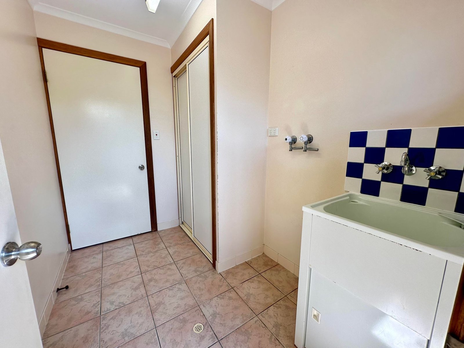 1/12 Chapple Court BOYNE ISLAND 12