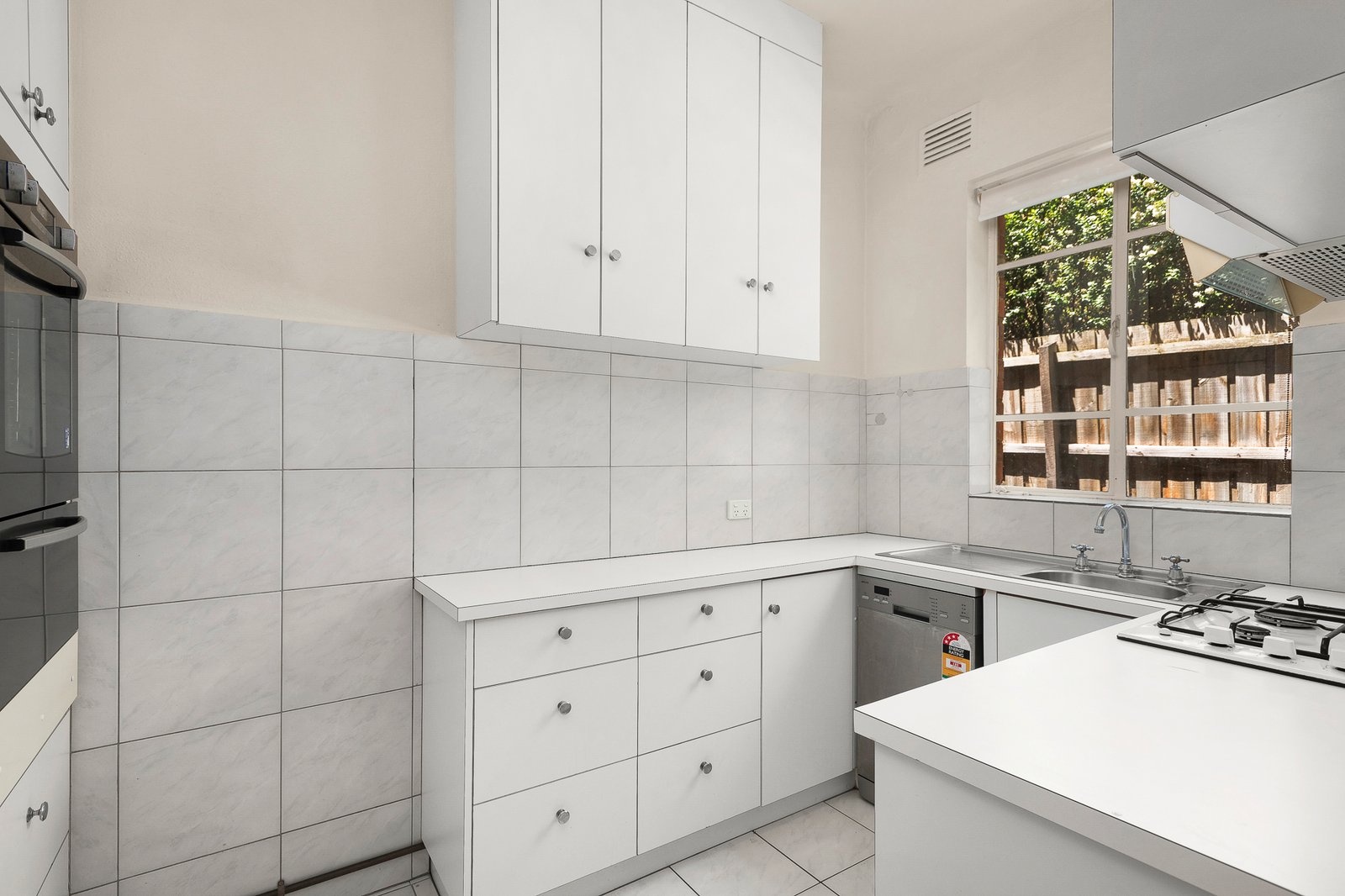 Real Estate and Property in 1/12 Chastleton Ave , Toorak, VIC