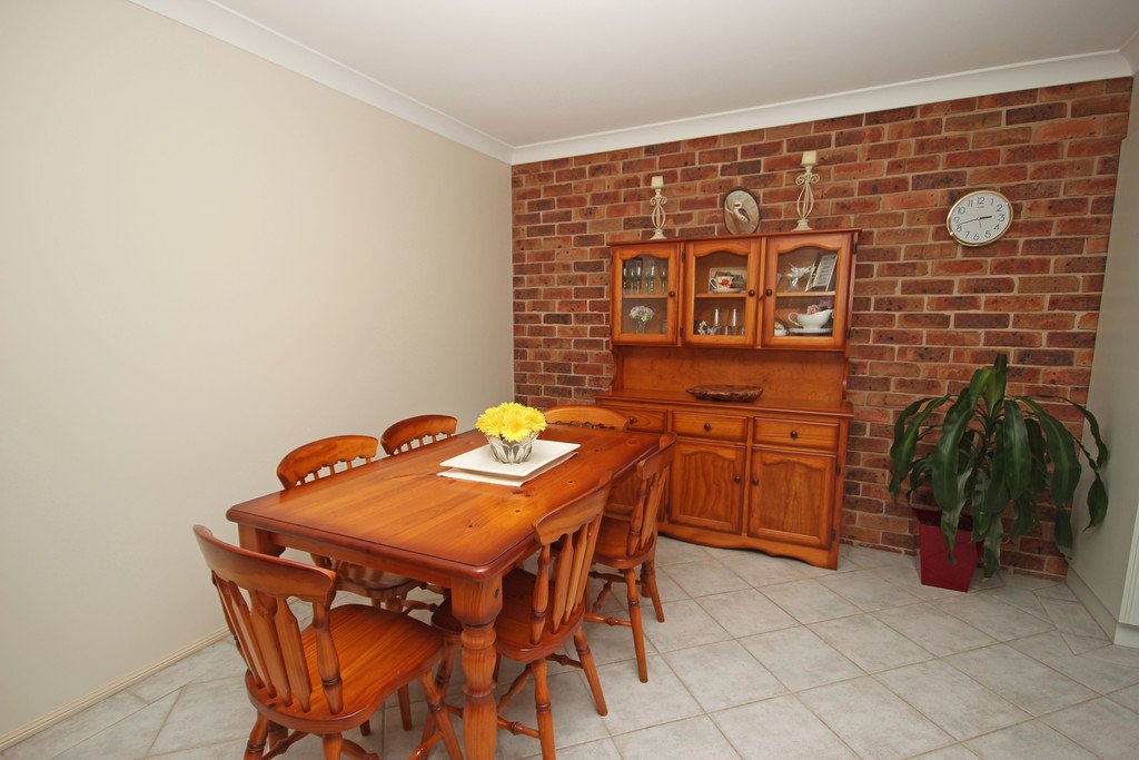 1/12 Flinders Drive LAURIETON 4