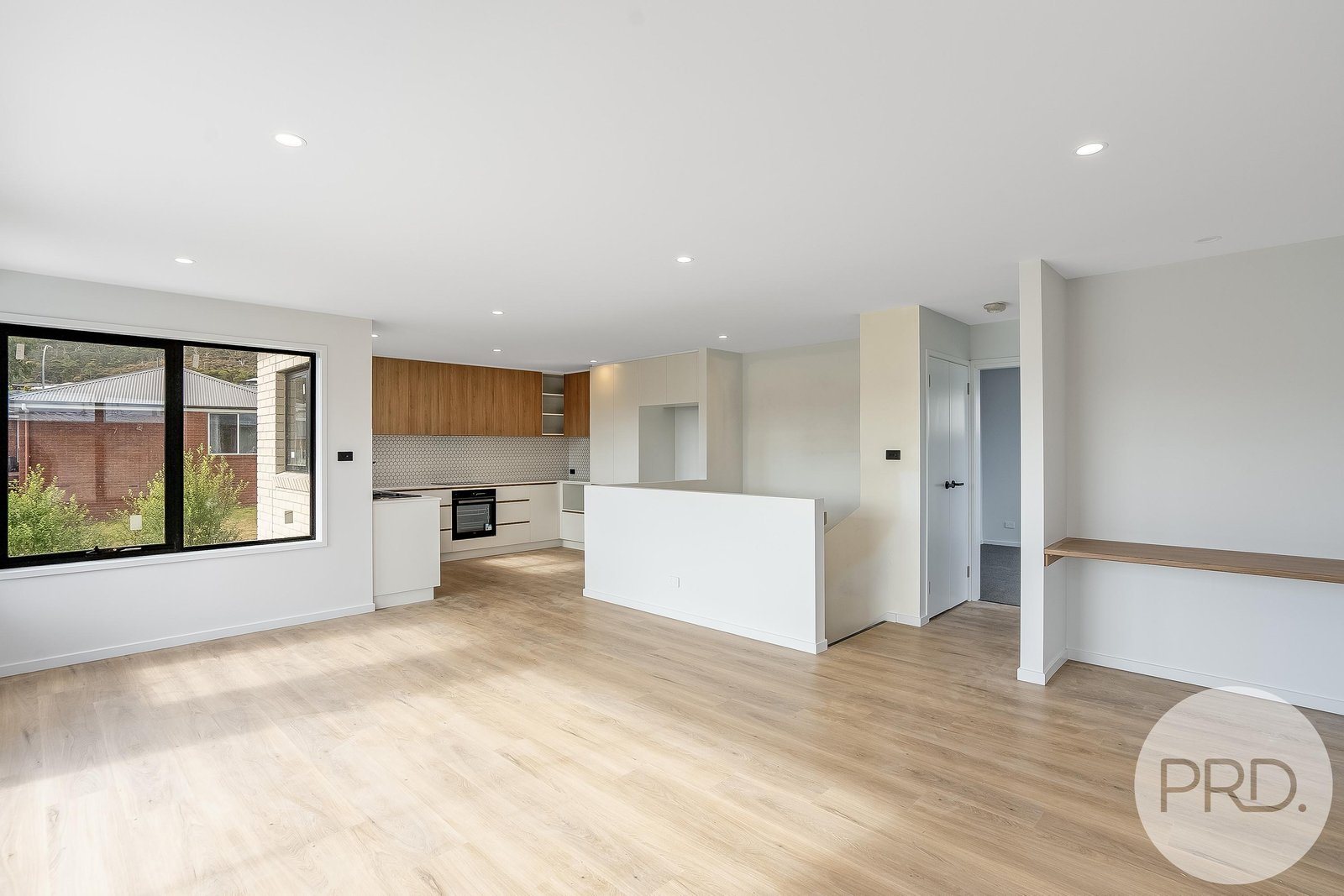 1/12 Garrett Court OAKDOWNS 4