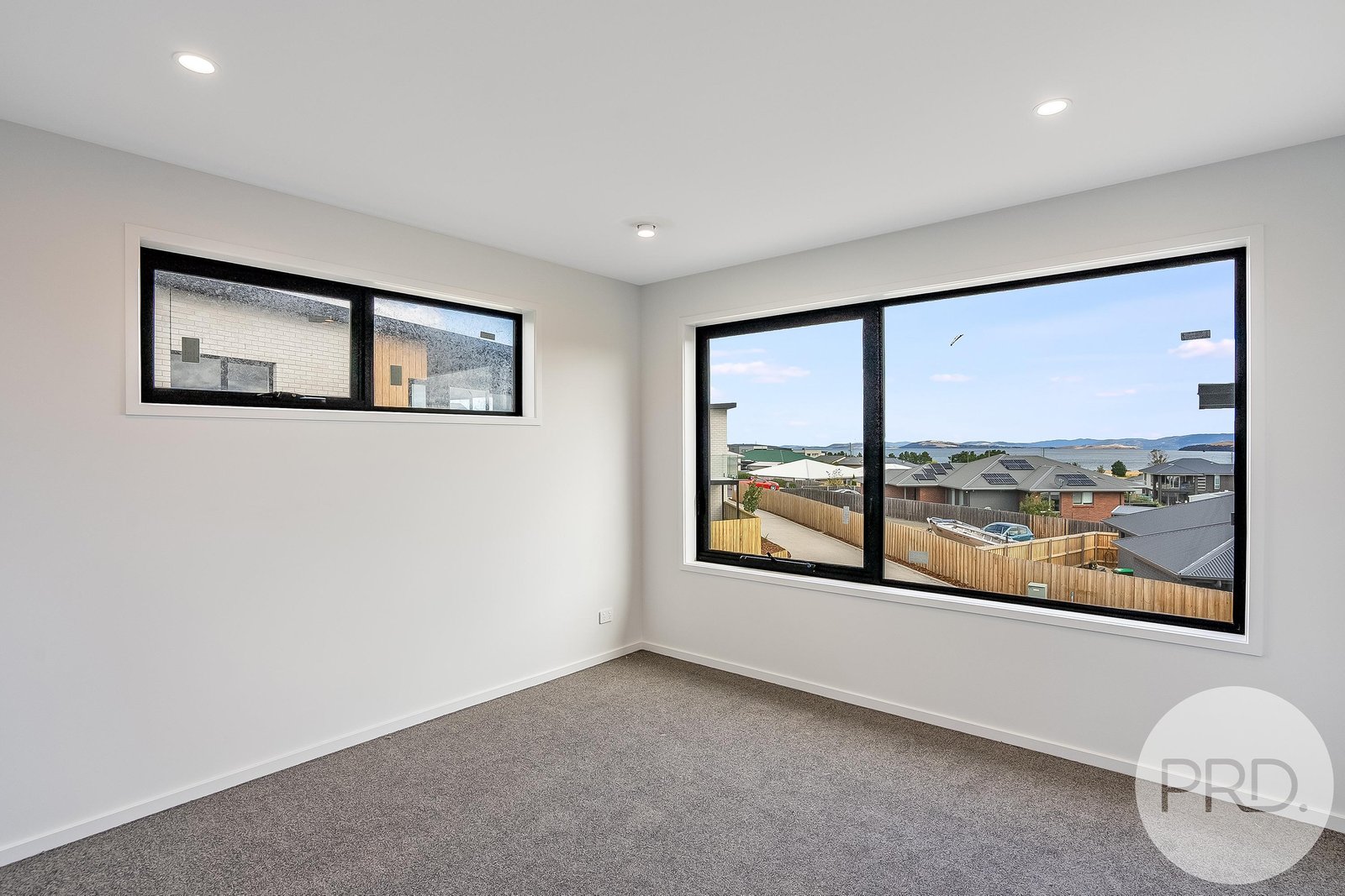 1/12 Garrett Court OAKDOWNS 8