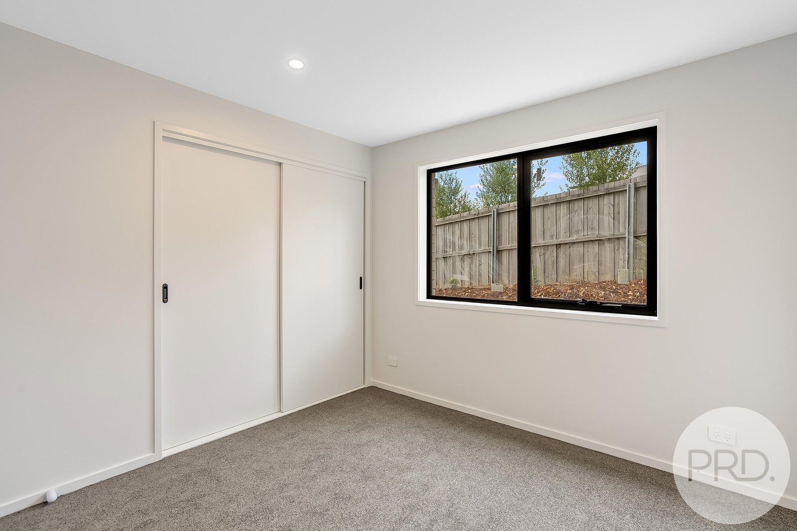 1/12 Garrett Court OAKDOWNS 10