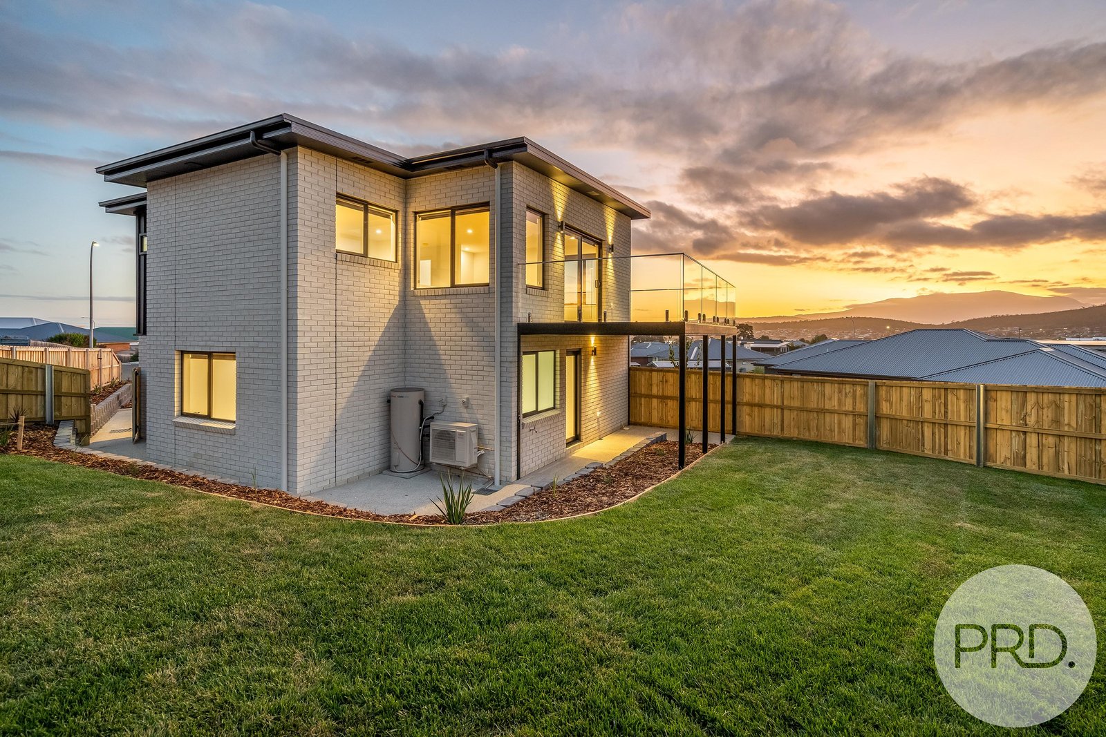 1/12 Garrett Court OAKDOWNS 13