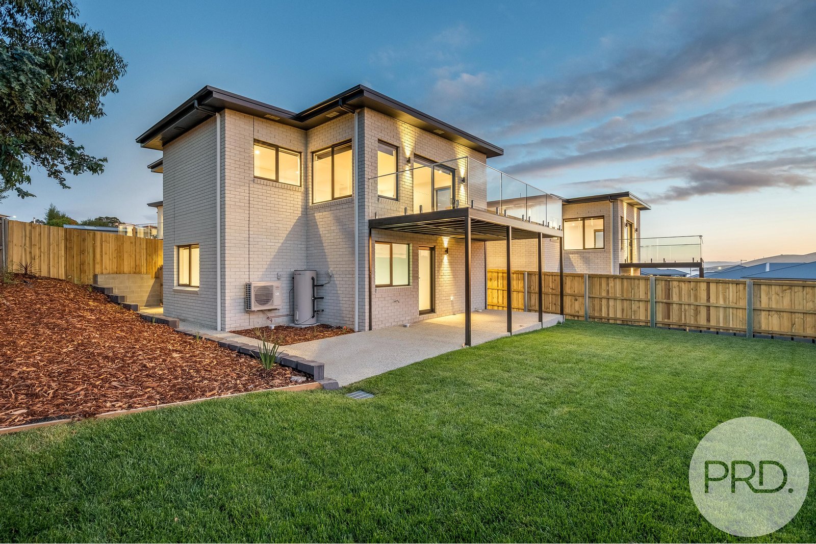 1/12 Garrett Court OAKDOWNS 14