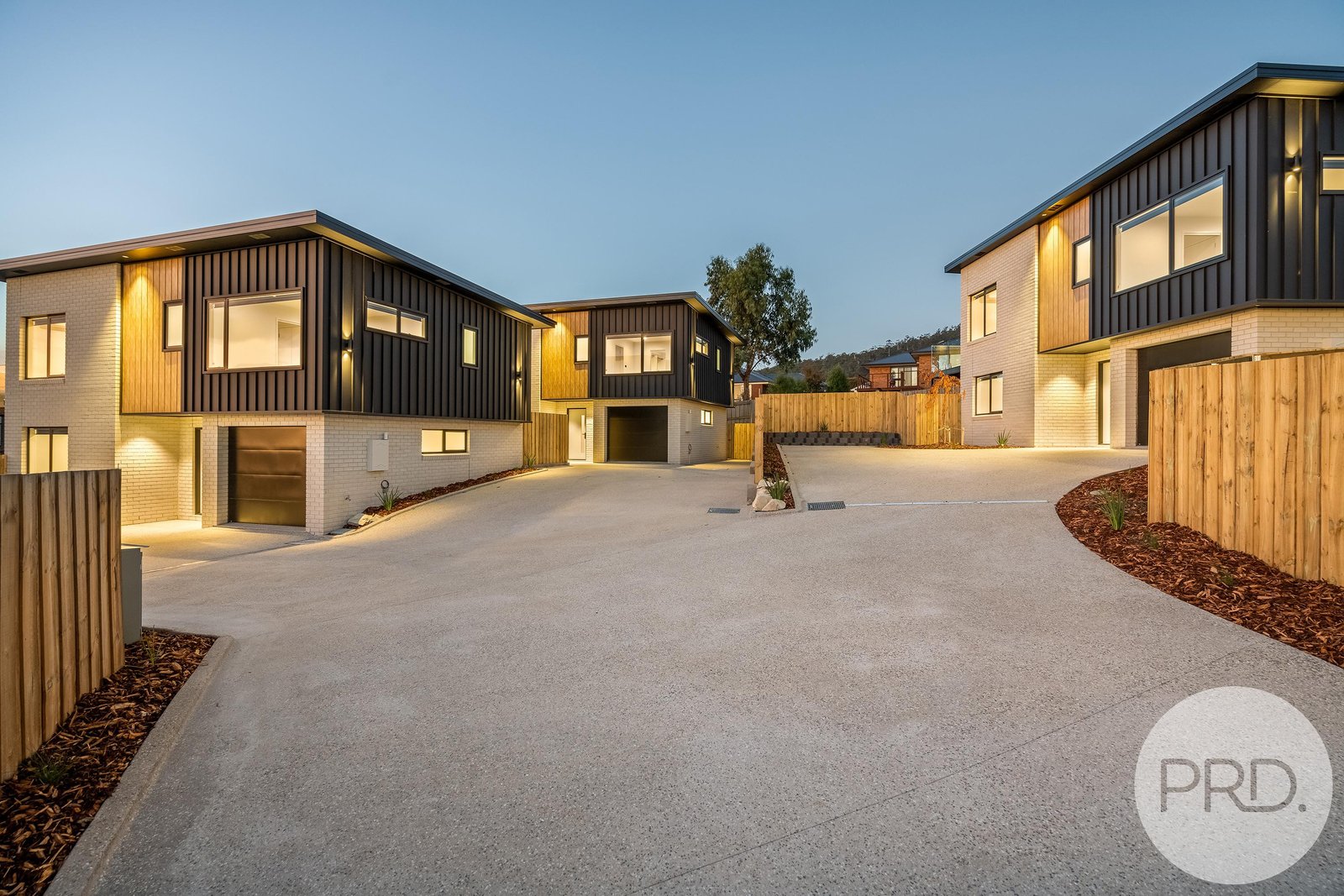 1/12 Garrett Court OAKDOWNS 16