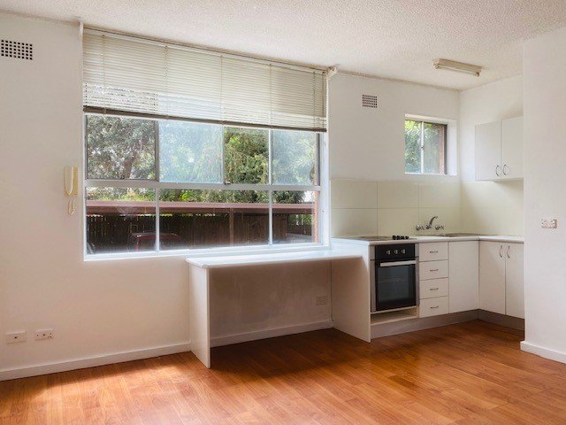 1/12 Grafton Crescent DEE WHY 2